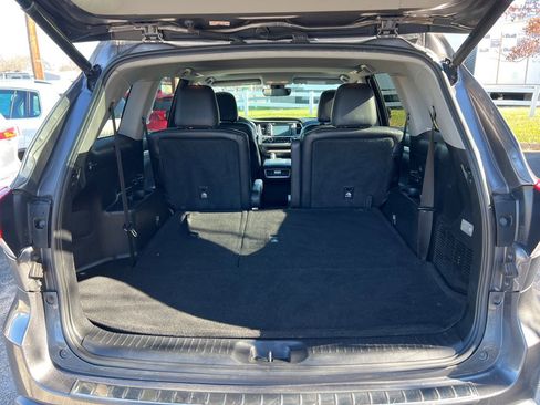 Used 2017 Toyota Highlander XLE image 10