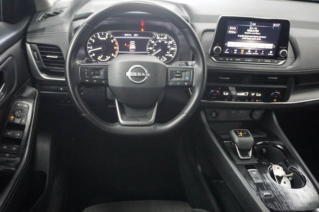 Used 2025 Nissan Rogue SV FWD image 8