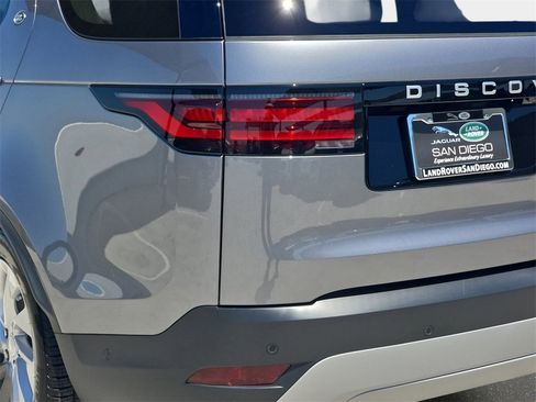 New 2025 Land Rover Discovery S image 37