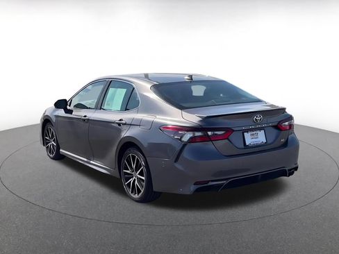 Used 2024 Toyota Camry SE FWD image 11