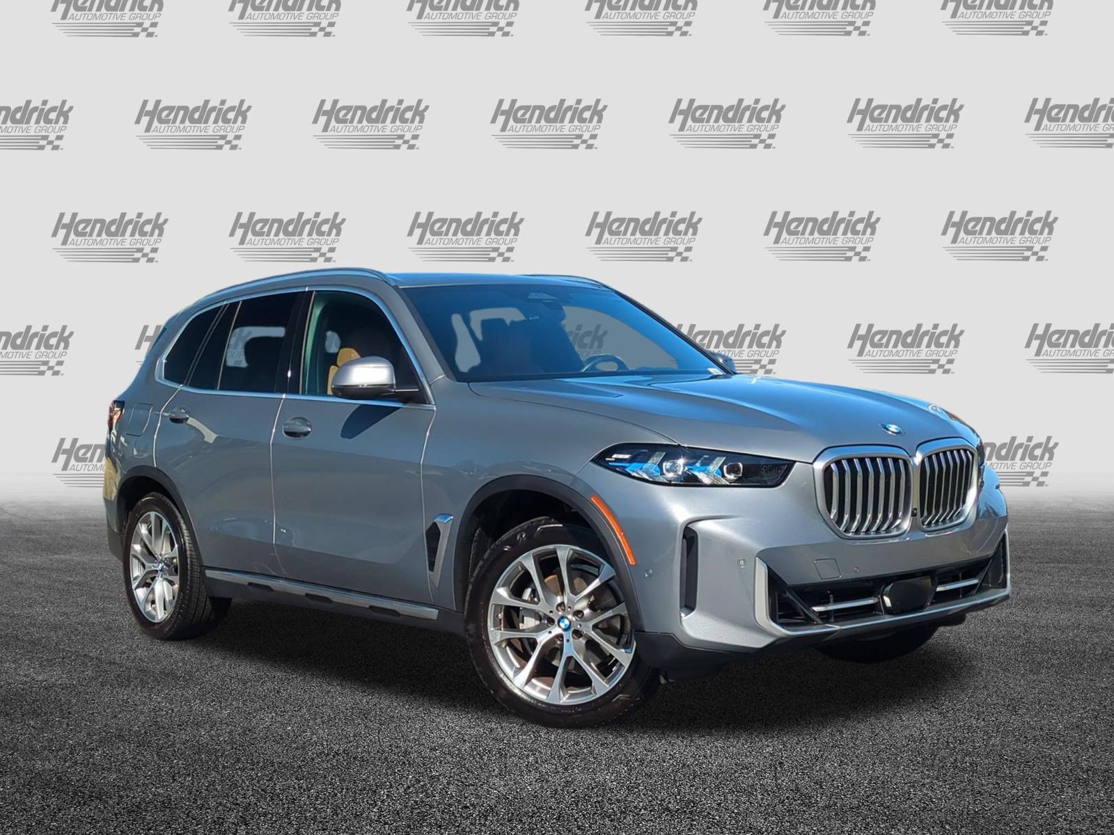 Certified 2025 BMW X5 sDrive40i w/ Premium Package RWD image 2