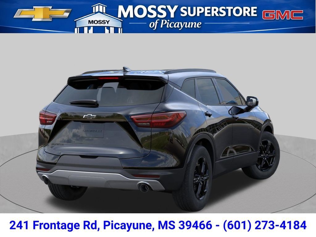 New 2026 Chevrolet Blazer LT w/ Midnight/Sport Edition FWD image 4
