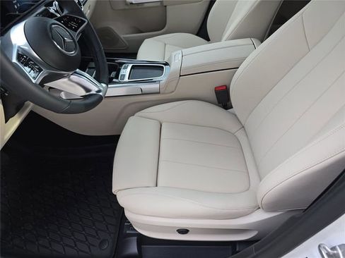 New 2026 Mercedes-Benz GLB 250 4MATIC image 23