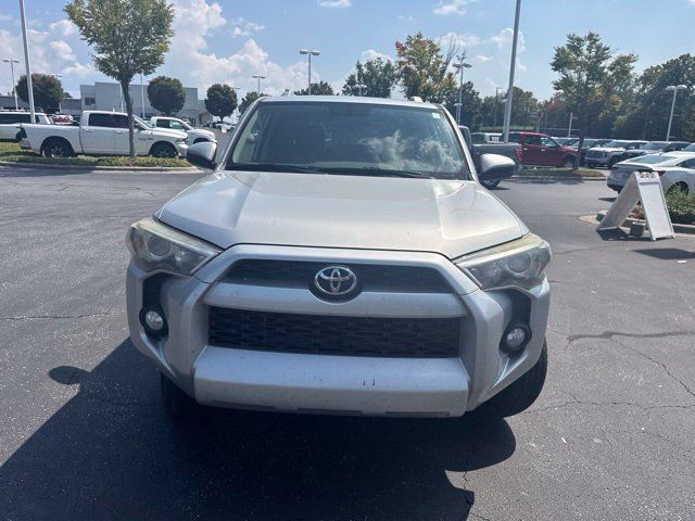 Used 2015 Toyota 4Runner SR5 AWD/4WD image 10