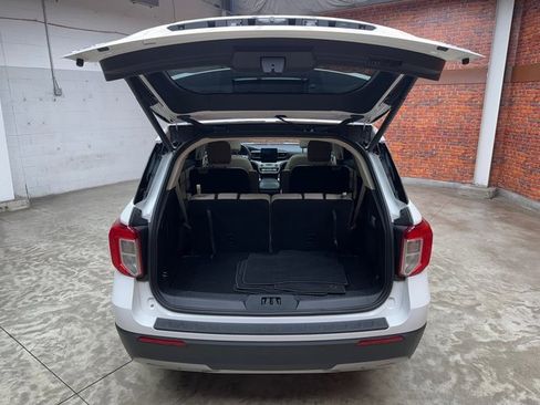 Used 2022 Ford Explorer XLT w/ Equipment Group 202A image 28