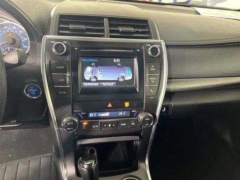Used 2016 Toyota Camry LE image 18
