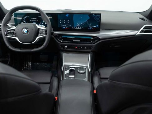 Used 2025 BMW 330i xDrive Sedan w/ Convenience Package image 7