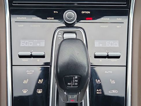 Certified 2022 Porsche Panamera 4S AWD/4WD image 13