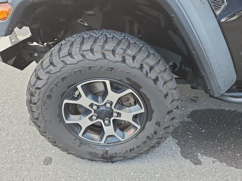 Used 2021 Jeep Wrangler Unlimited Rubicon w/ LED Lighting Group AWD/4WD image 24