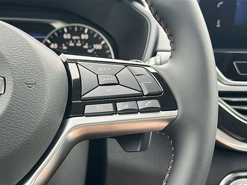 New 2025 Nissan Altima 2.5 SR w/ SR Premium Package image 18