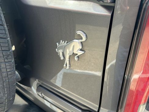 Used 2022 Ford Bronco Outer Banks image 11