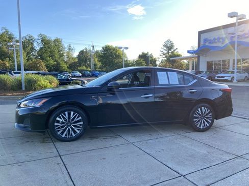 Used 2024 Nissan Altima 2.5 SV FWD image 6