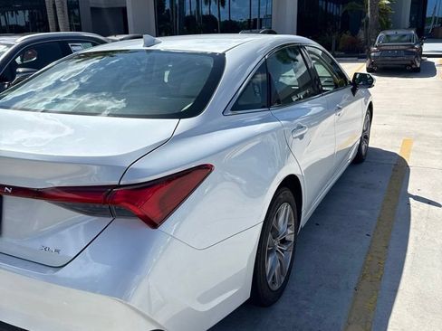 Used 2019 Toyota Avalon XLE w/ Moonroof Package FWD image 6