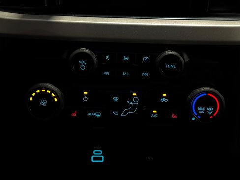 Used 2023 Ford F450 XLT w/ XLT Value Package AWD/4WD image 12