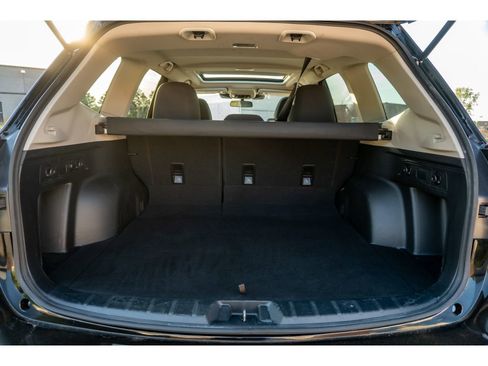 Used 2024 Subaru Forester Premium AWD/4WD image 16