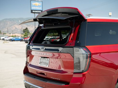 New 2025 Chevrolet Suburban Premier image 14
