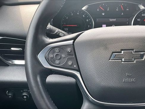 Used 2022 Chevrolet Traverse RS FWD image 11