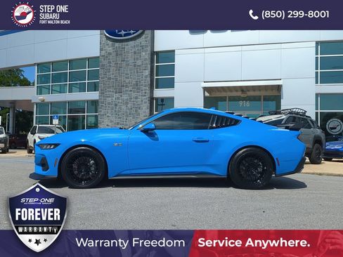 Used 2025 Ford Mustang GT RWD image 4