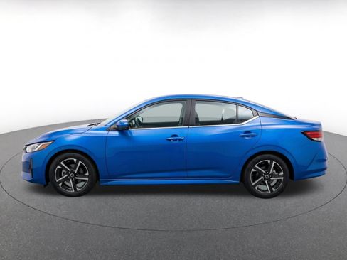 Used 2025 Nissan Sentra SV FWD image 3
