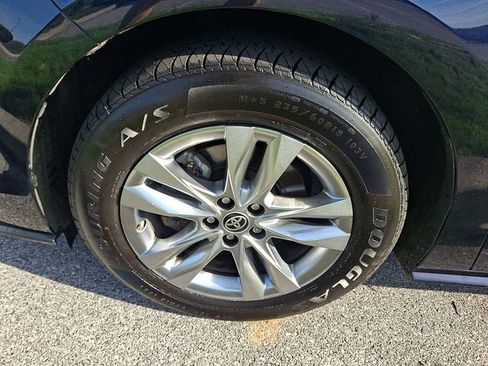 Certified 2022 Toyota Sienna XLE w/ XLE Plus Package image 3