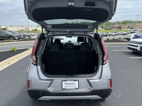 Certified 2025 Kia Soul LX w/ LX Technology Package FWD image 29