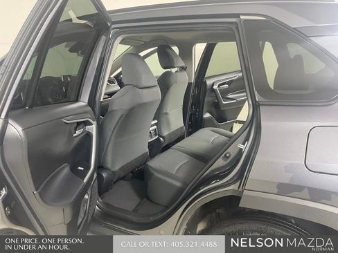 Used 2025 Toyota RAV4 XLE FWD image 12