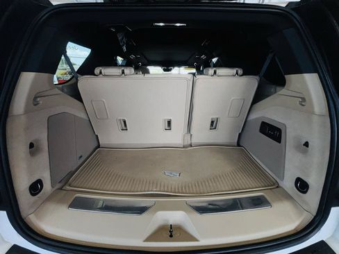 Used 2022 Cadillac Escalade Premium Luxury w/ Performance Package AWD/4WD image 10