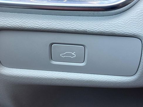 Used 2024 Volvo S60 B5 Plus image 22