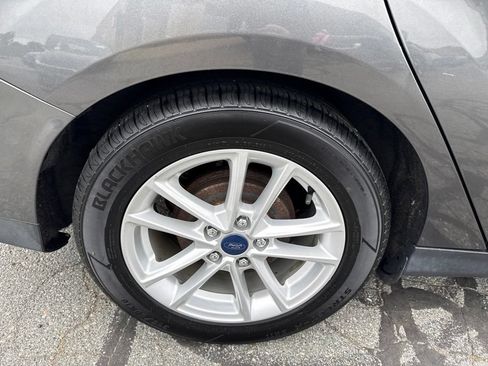 Used 2015 Ford Focus SE FWD image 11