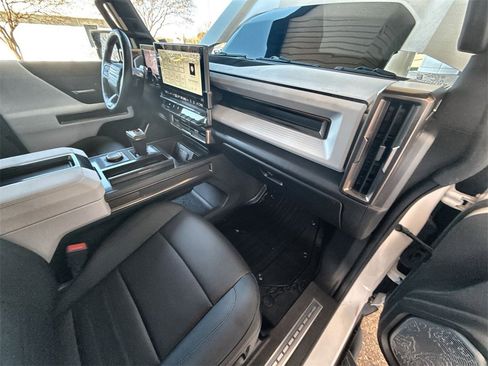 Certified 2024 GMC Hummer EV 3X w/ Extreme Off-Road Package image 28