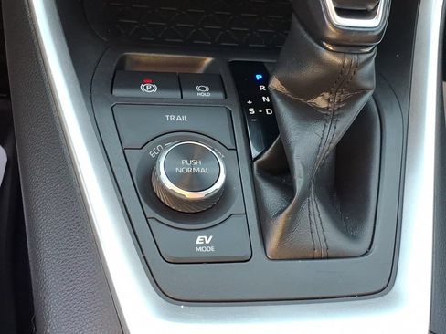 Used 2022 Toyota RAV4 XLE Premium AWD/4WD image 23
