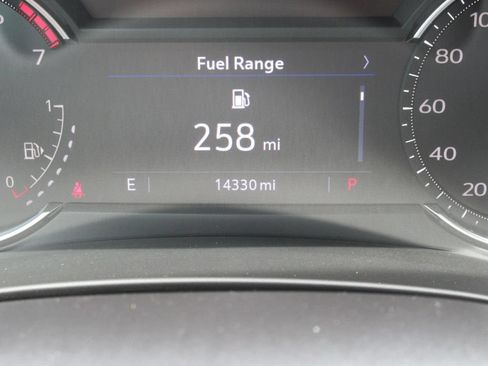 Used 2023 Cadillac XT4 Premium Luxury w/ Driver Assist Package FWD image 30