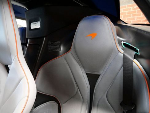 Used 2020 McLaren Speedtail image 21