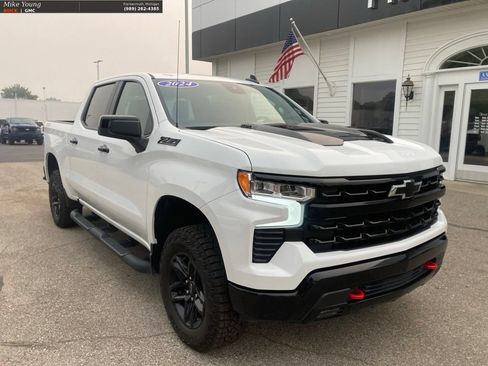 Used 2024 Chevrolet Silverado 1500 LT Trail Boss w/ Protection Package AWD/4WD image 3
