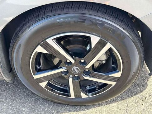 Certified 2024 Nissan Sentra SV FWD image 30