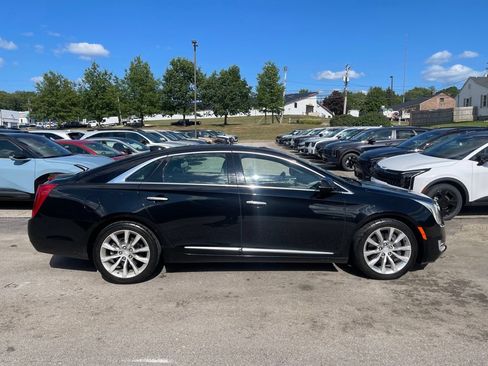 Used 2016 Cadillac XTS Luxury FWD image 1