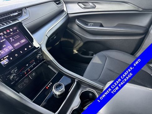 Used 2024 Jeep Grand Cherokee Laredo w/ Trailer Tow Package image 19