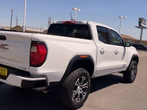 Used 2024 GMC Canyon AT4 w/ AT4 Premium Package AWD/4WD image 9
