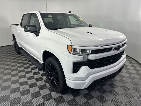 Used 2025 Chevrolet Silverado 1500 RST w/ Convenience Package II AWD/4WD image 2