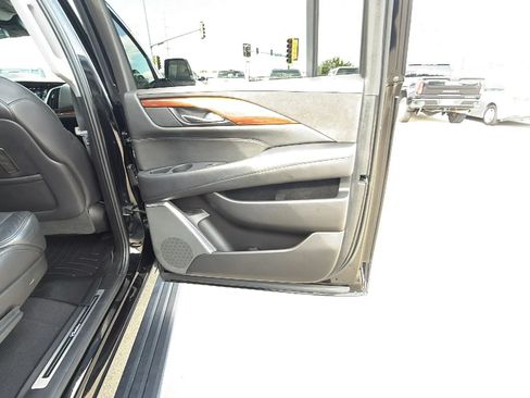Used 2019 Cadillac Escalade ESV Premium Luxury AWD/4WD image 71