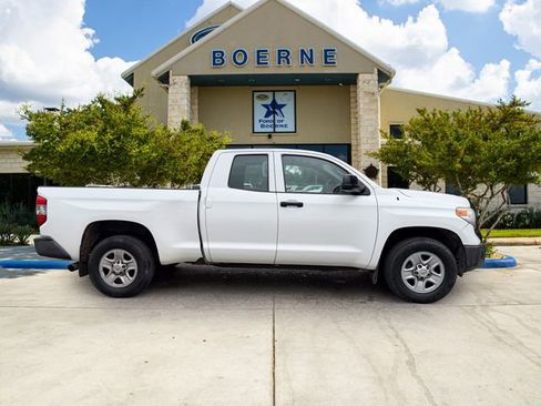Used 2015 Toyota Tundra SR w/ Tow Package RWD image 3