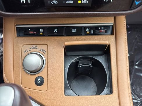 Used 2017 Lexus ES 350 w/ Luxury Package image 16