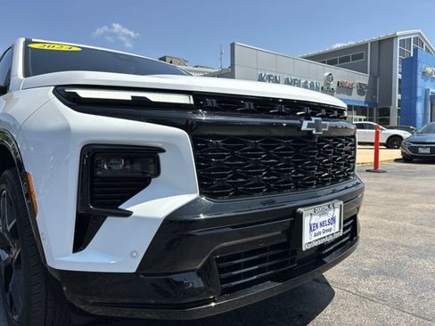 Used 2024 Chevrolet Traverse RS AWD/4WD image 4