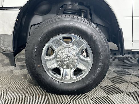 Used 2024 RAM 2500 Tradesman w/ Chrome Appearance Group image 33