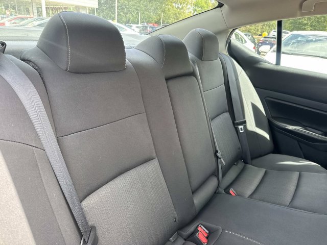 Used 2023 Nissan Altima 2.5 SV FWD image 13