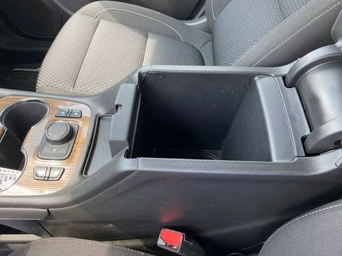 Certified 2023 GMC Acadia SLE w/ Driver Convenience Package FWD image 14
