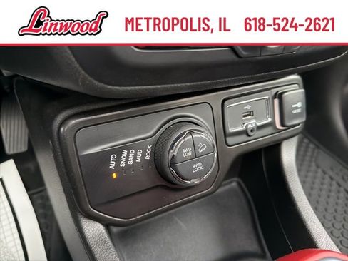 Used 2022 Jeep Renegade Trailhawk w/ Sun/Sound Group image 20