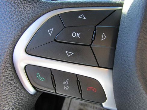 Used 2016 Chrysler 200 Limited image 14