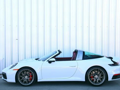 Used 2021 Porsche 911 Targa 4S w/ Sport Chrono Package image 47