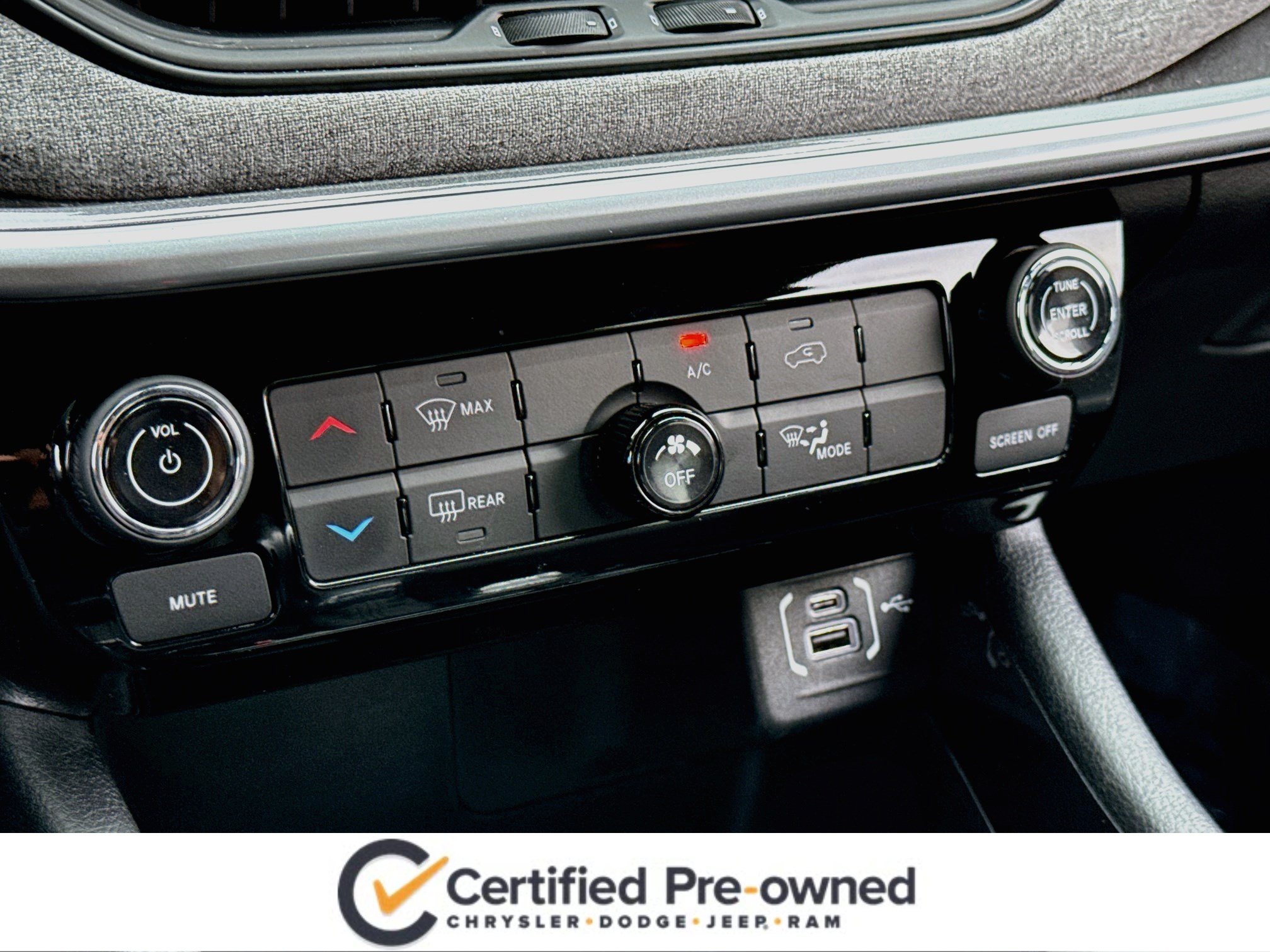 Used 2024 Jeep Compass Latitude AWD/4WD image 18